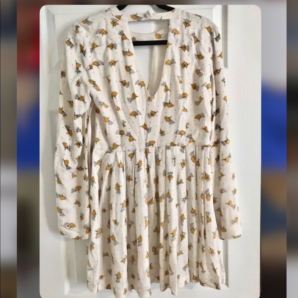 Vguc size 6 free people choker dress w bell slit sleeves pockets n pleats